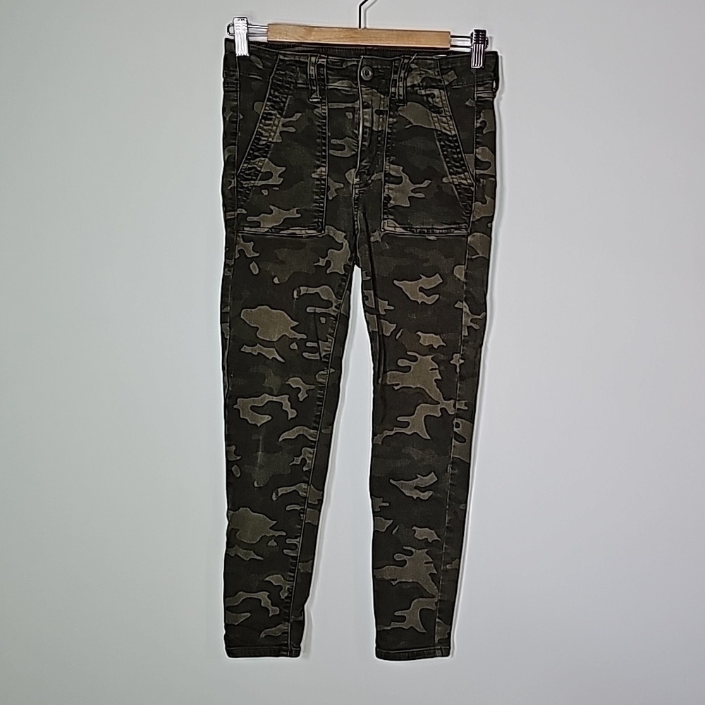 American Eagle next level stretch size 4 camo high rise cropped jeggings